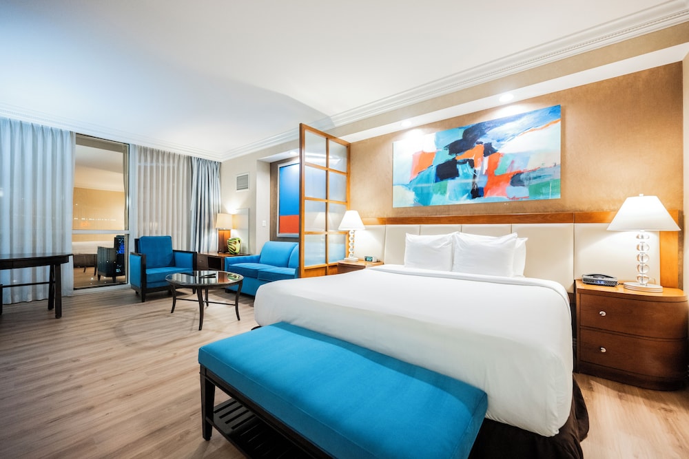 StripViewSuites at Signature - photo 45
