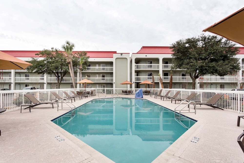 Quality Inn Gulfport I 10 - photo 26