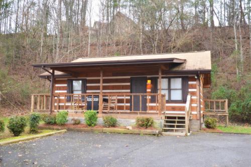 Tucked Away Cabin — 4-Star Luxury Hotel in Pigeon Forge, United States