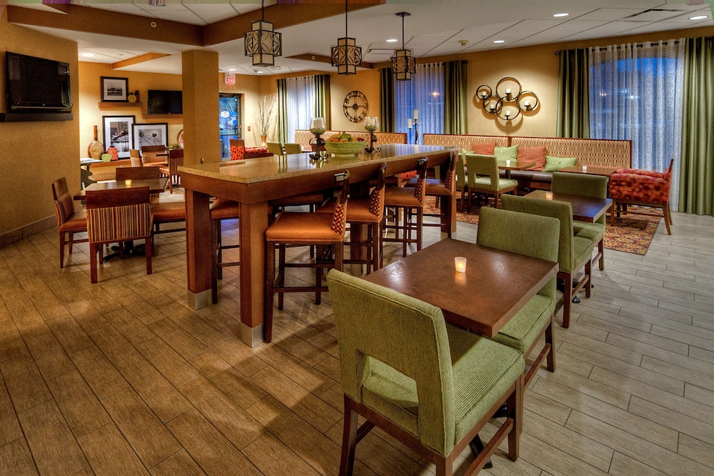 Hampton Inn Pittsburgh West Mifflin - photo 6