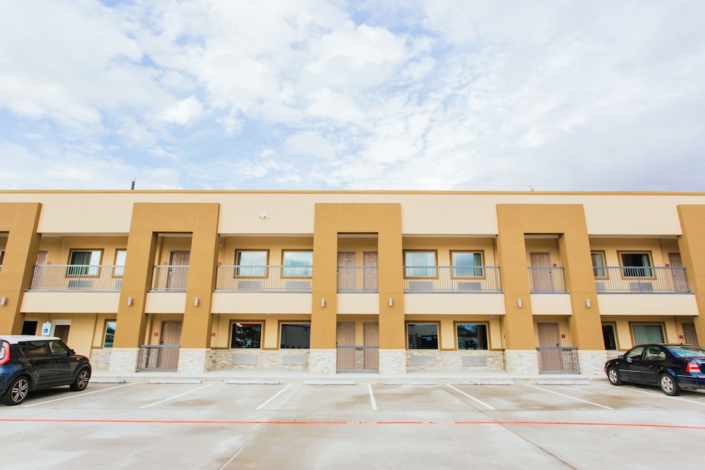 Budget Host Inn and Suites - photo 44