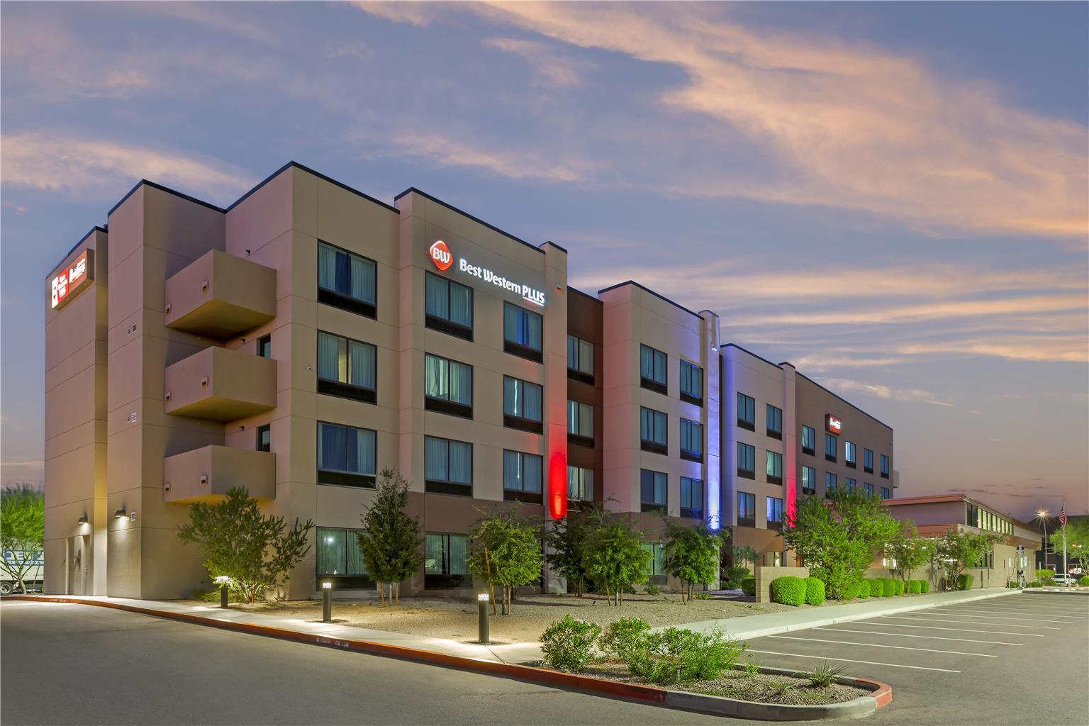 Super 8 by Wyndham Greensboro Coliseum Conv. - photo 3