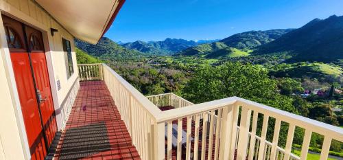Spacious Sequoia Park Retreat Best Panoramic Views — Three Rivers