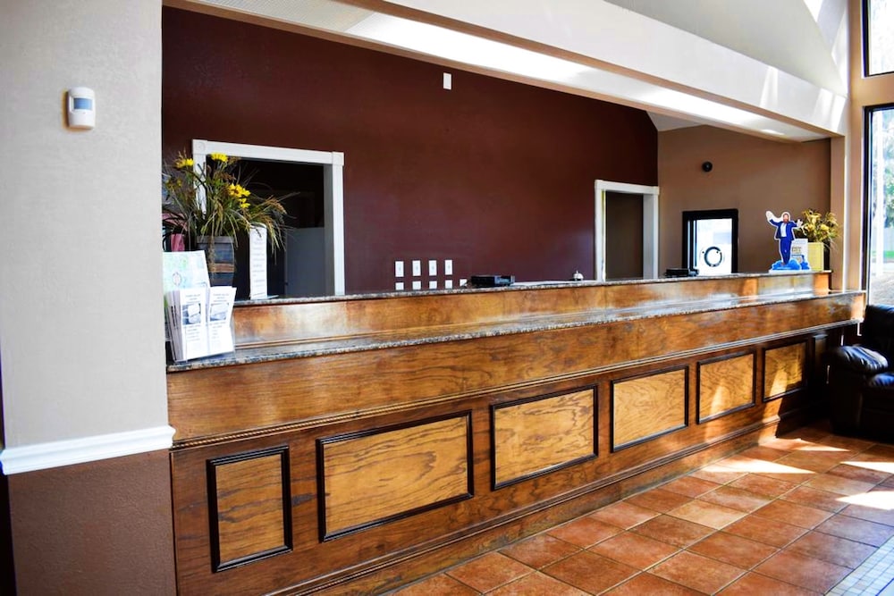 Howard Johnson by Wyndham Beaufort Parris Island - photo 3