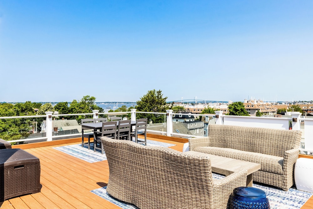The Newport Lofts 617 Thames Street — 4-Star Luxury Hotel in Newport, United States