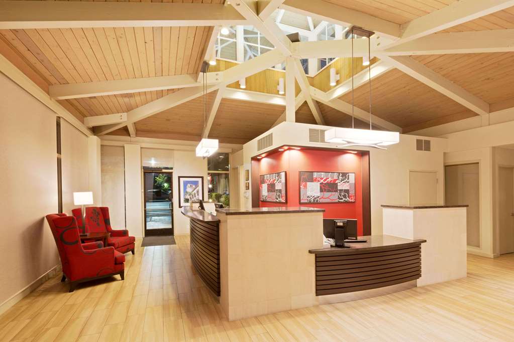 Ramada by Wyndham Santa Barbara - photo 9