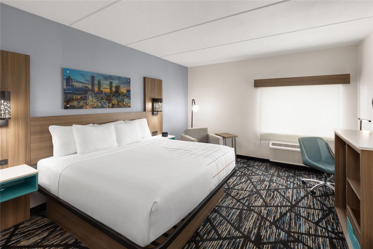 La Quinta Inn & Suites by Wyndham Atlanta Roswell - photo 27