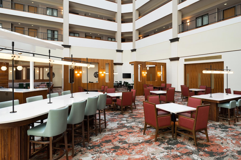 Embassy Suites by Hilton Charleston Airport Convention Ctr - photo 2