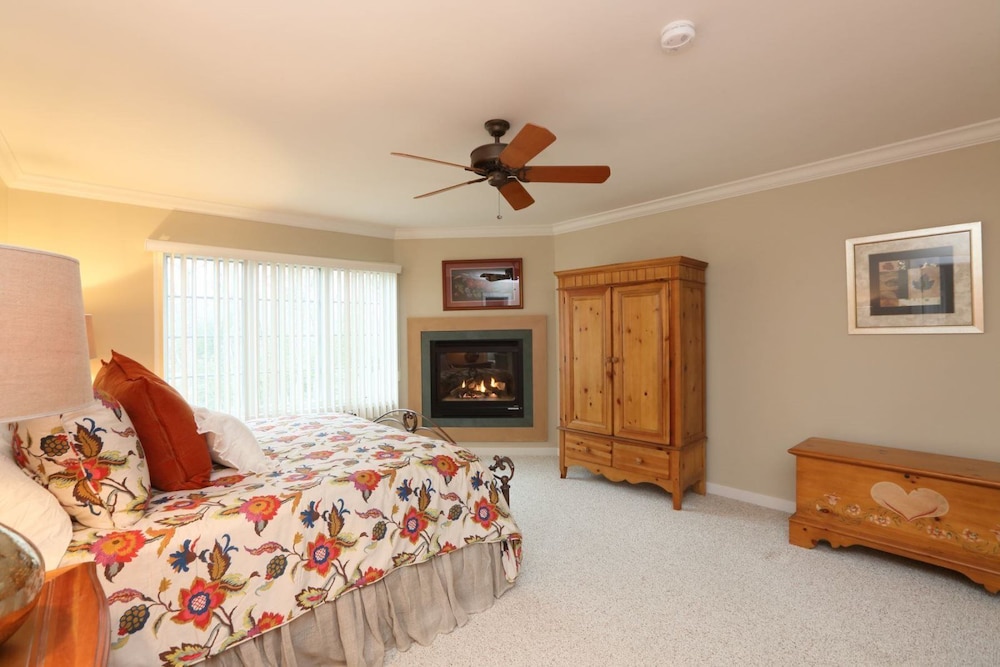 Upscale 3BR Topnotch Overlook - photo 4