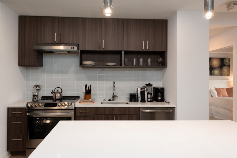 Global Luxury Suites Crystal City - photo 57
