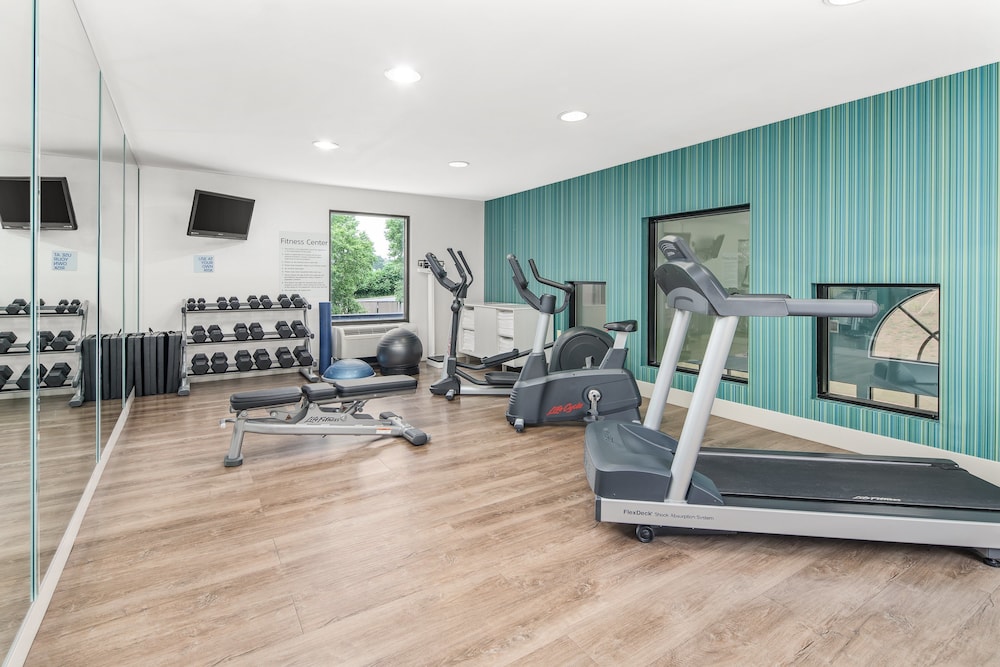 Holiday Inn Express & Suites Greenville Spartanburg by IHG - photo 23