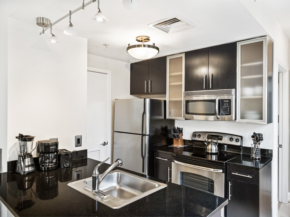 Global Luxury Suites at The White House - photo 16