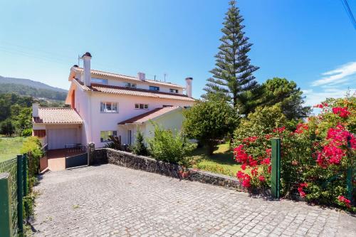 Copa Cabanas House in Quiet Area with Patio — 4-Star Luxury Hotel in Viana Do Castelo, Portugal