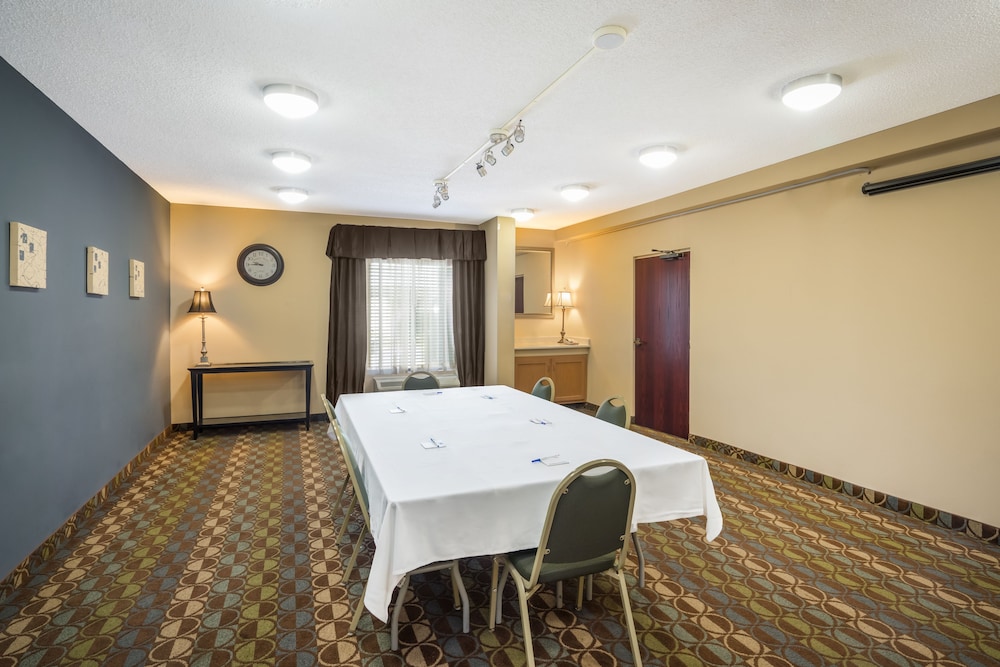 Holiday Inn Express Ft Payne by IHG - photo 39