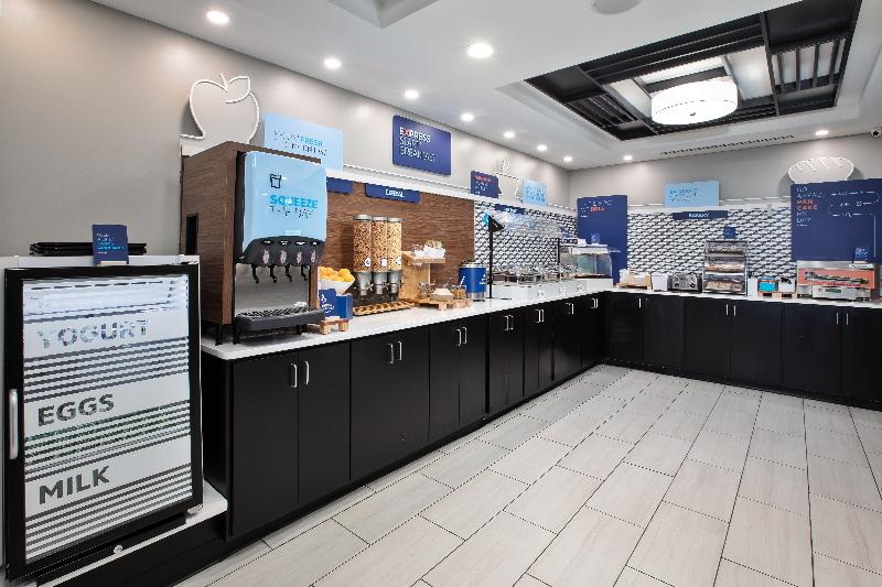 Holiday Inn Express I 26 & Us 29 At Westgate Mall by IHG - photo 40