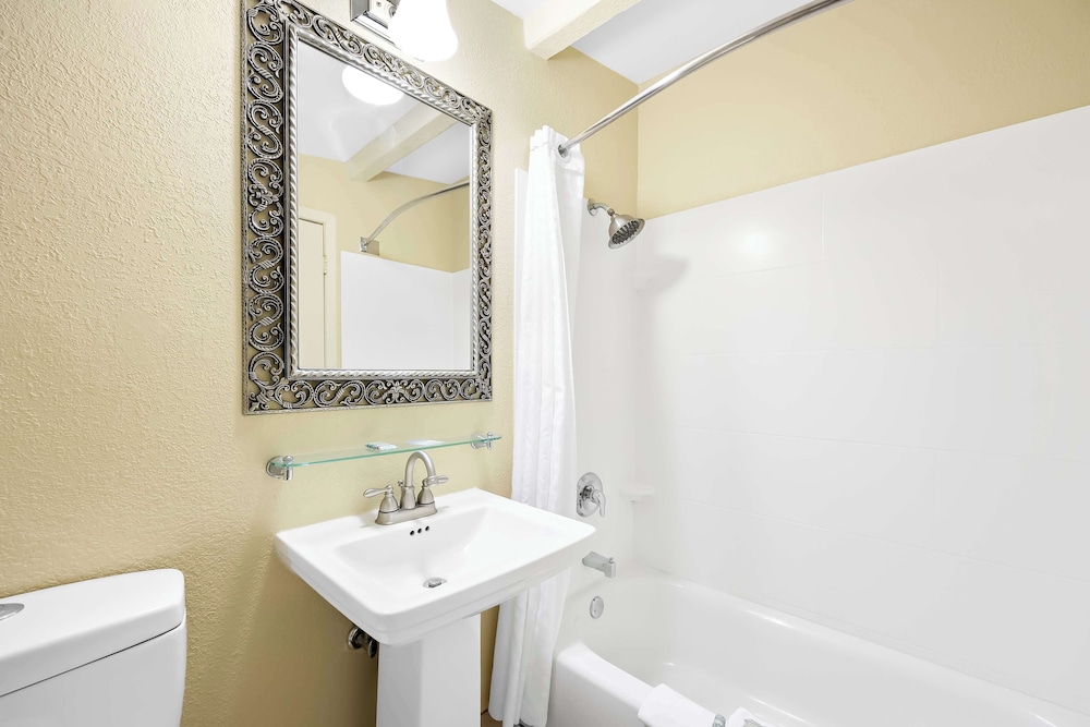 Best Western Coach House - photo 33