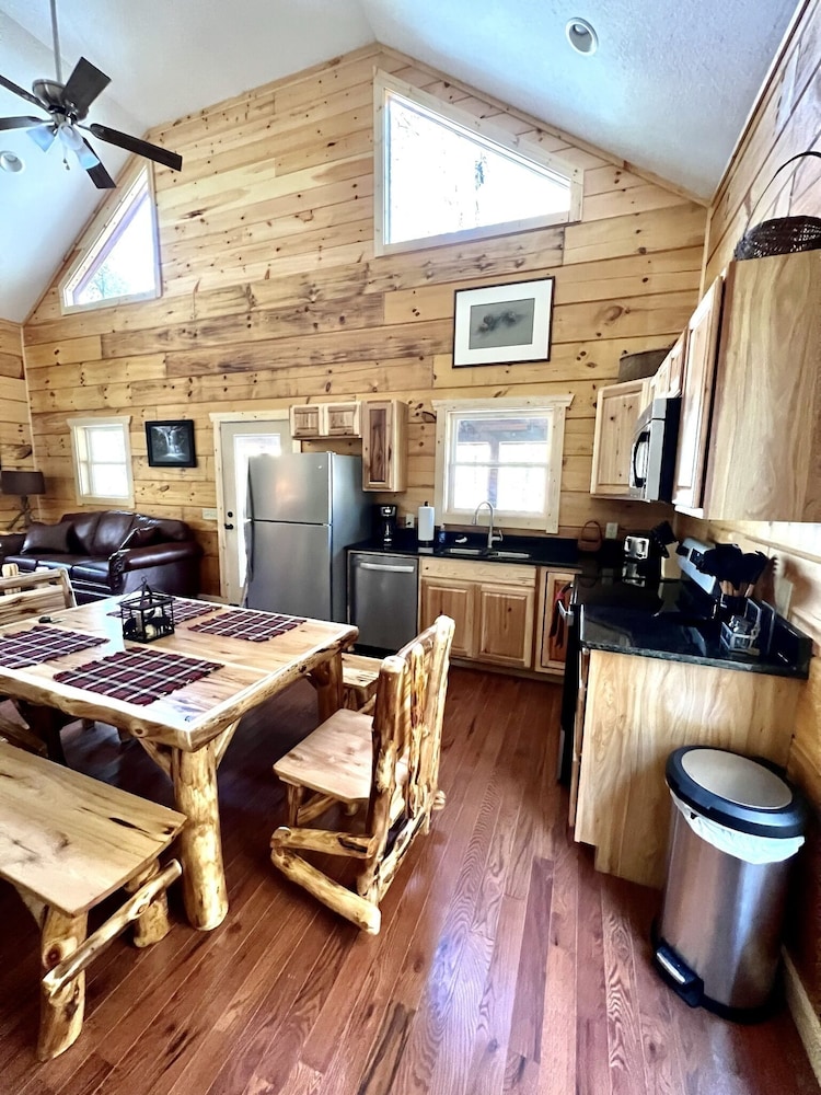 Little Bear — hotel in Topton
