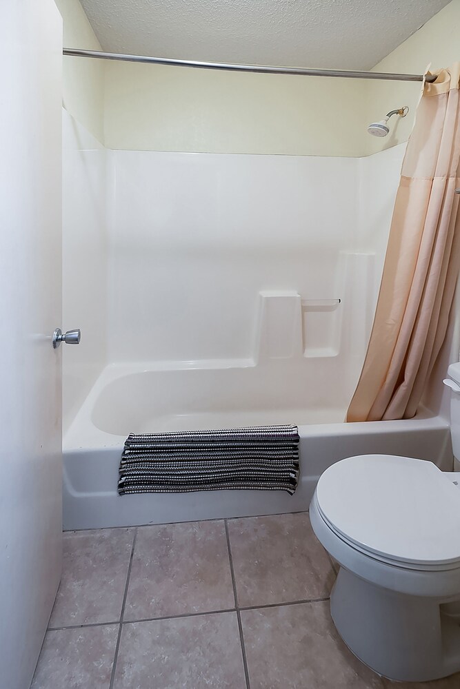 Oyo Hotel Manning Sc - photo 15