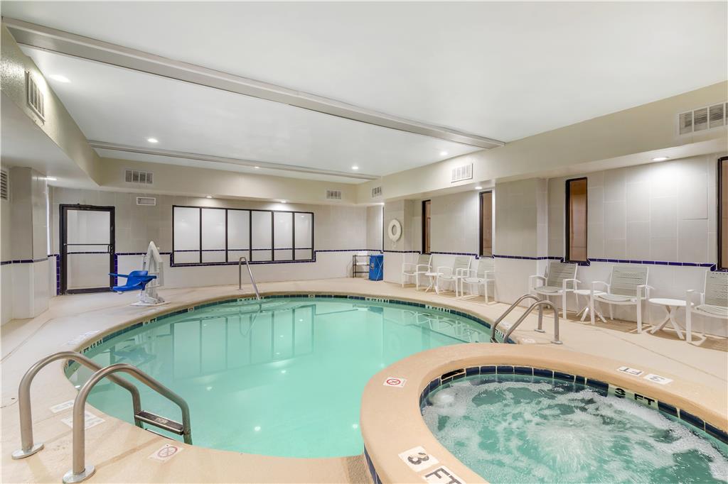 Best Western Plus Richmond Hill Inn - photo 4