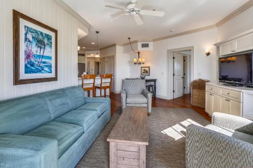 Standard 2 Bedroom B — 4-Star Luxury Hotel in Holmes Beach, United States