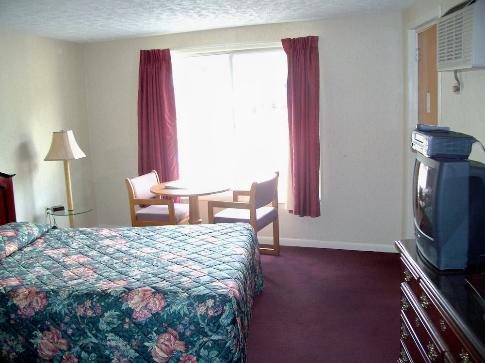 Castlewood Inn - photo 7