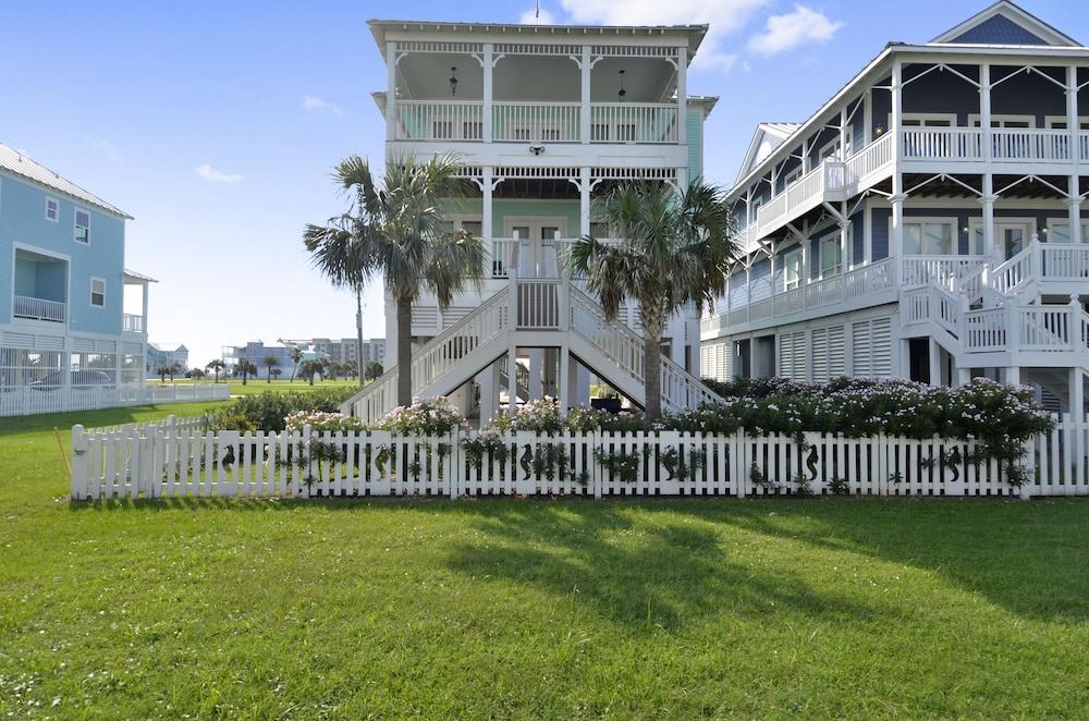 Beachside Haven by Ryson Vacation Rentals — 4-Star Luxury Hotel in Galveston, United States