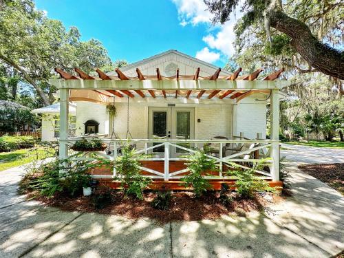 Adorable French Cottage style 1 bedroom. — 4-Star Luxury Hotel in Fernandina Beach, United States