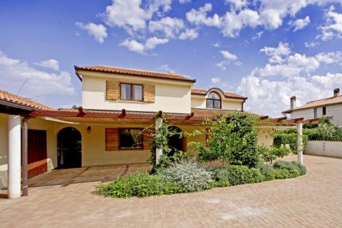 Villa Aurata in Ližnjan — 4-Star Luxury Hotel in Liznjan, Croatia