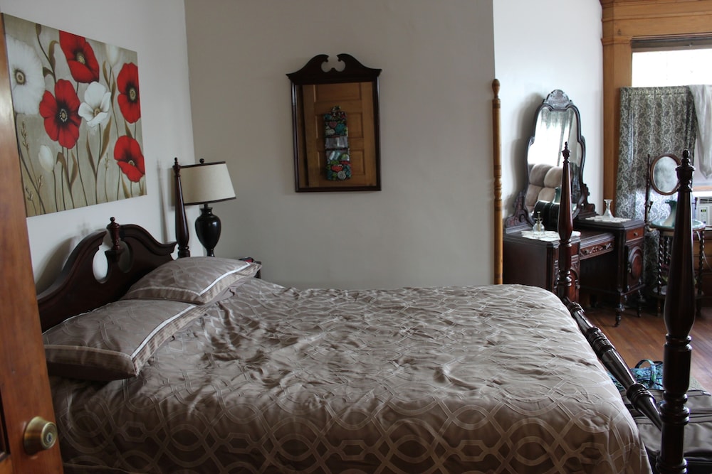 Victorian Charm Inn - photo 19