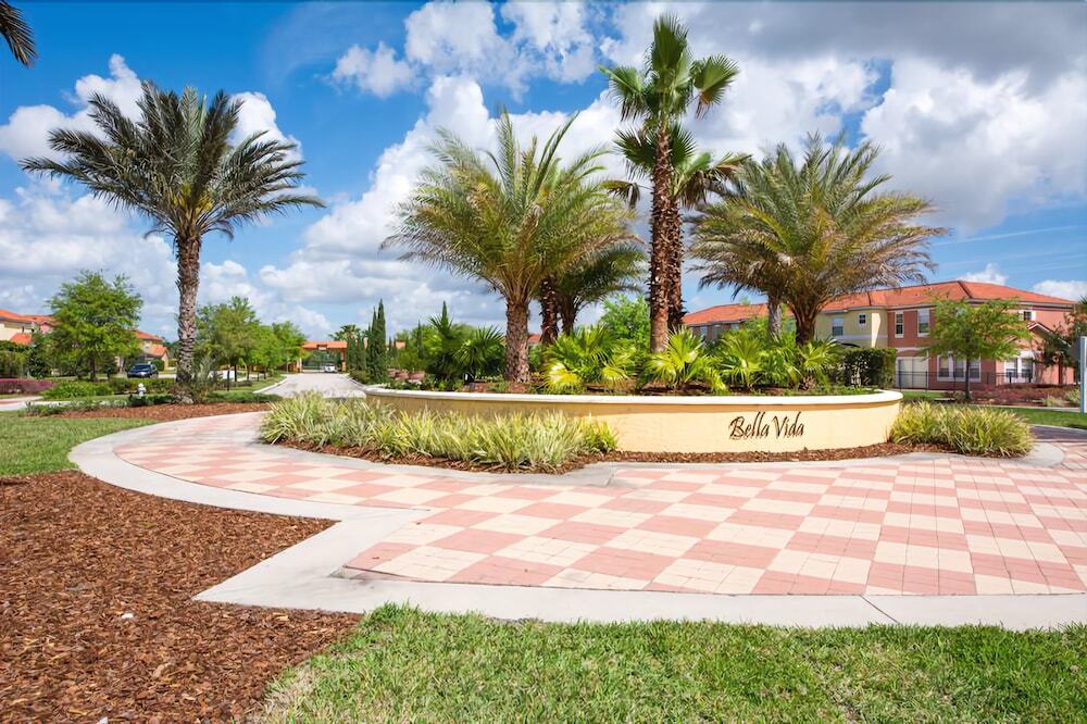 #31 Bella Vida Resort Four Bedroom House - featured photo