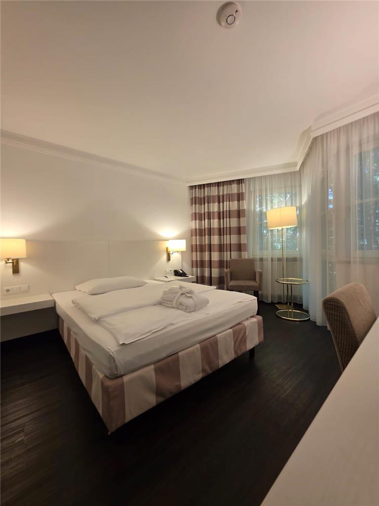 superior single room bed relexa waldhotel schatten