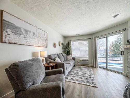 Inn Building Condo 209 Beautifully updated view — 4-Star Luxury Hotel in Garden City, United States