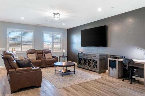 Spacious 4BR Home With BBQ Near Sequoia & Fresno — 4-Star Luxury Hotel in Hanford, United States