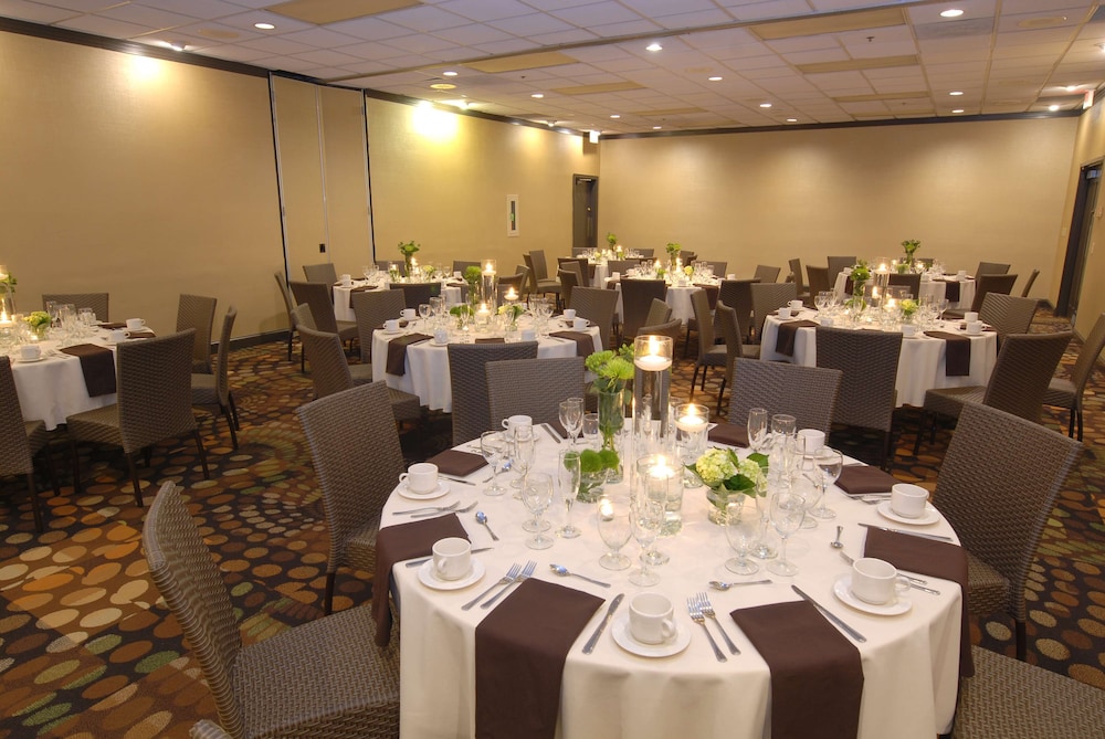 Embassy Suites by Hilton Dallas Love Field - photo 37