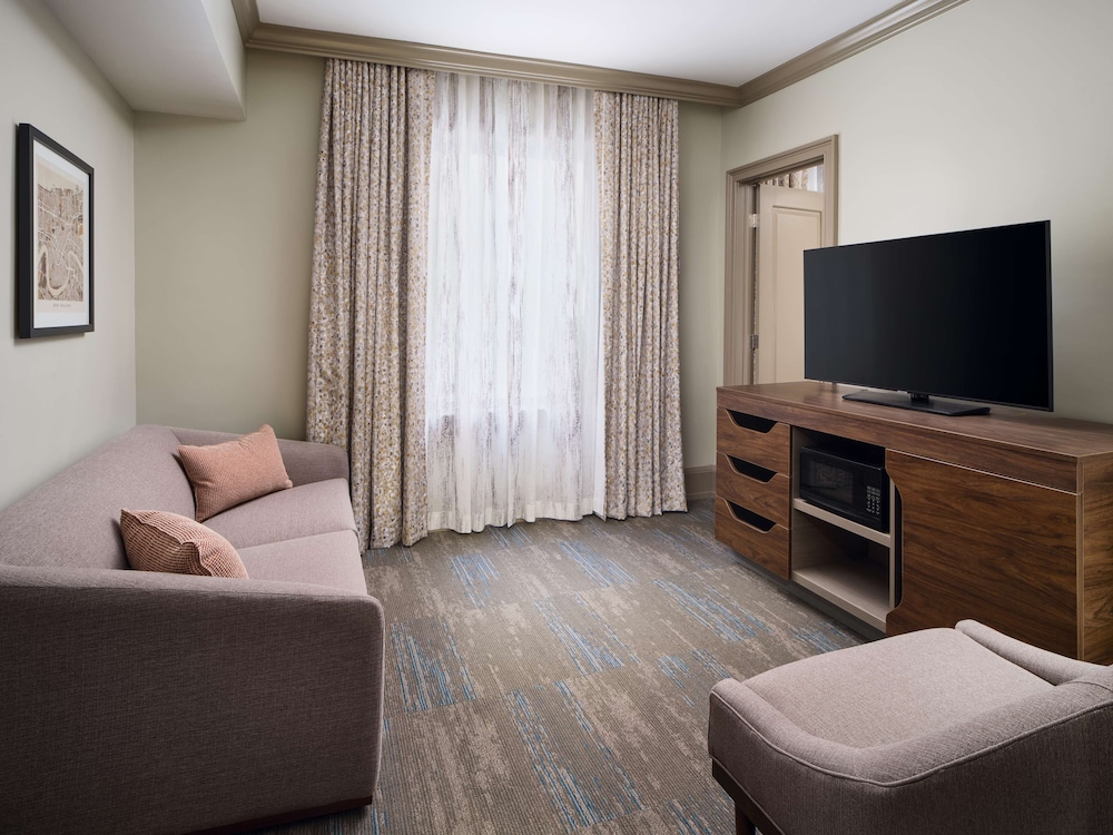 Hampton Inn & Suites by Hilton New Orleans Canal St. French Quarter - photo 47