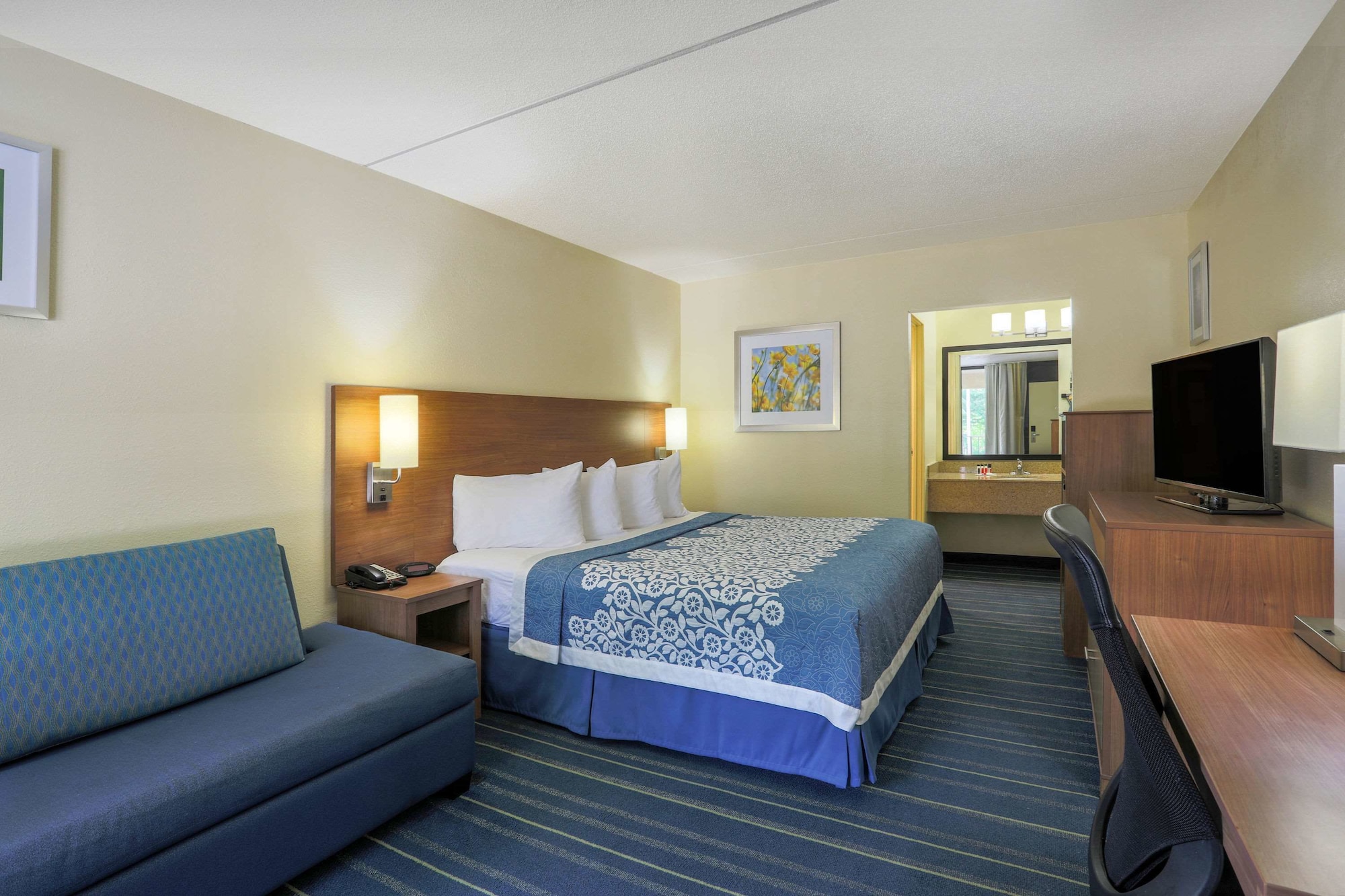 Days Inn by Wyndham Newark Wilmington - photo 4
