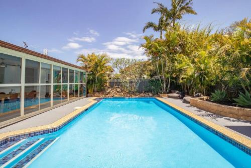 'Villa Mayakoba' Tropical Oasis with Pool and Cabana — 4-Star Luxury Hotel in Newcastle, Australia