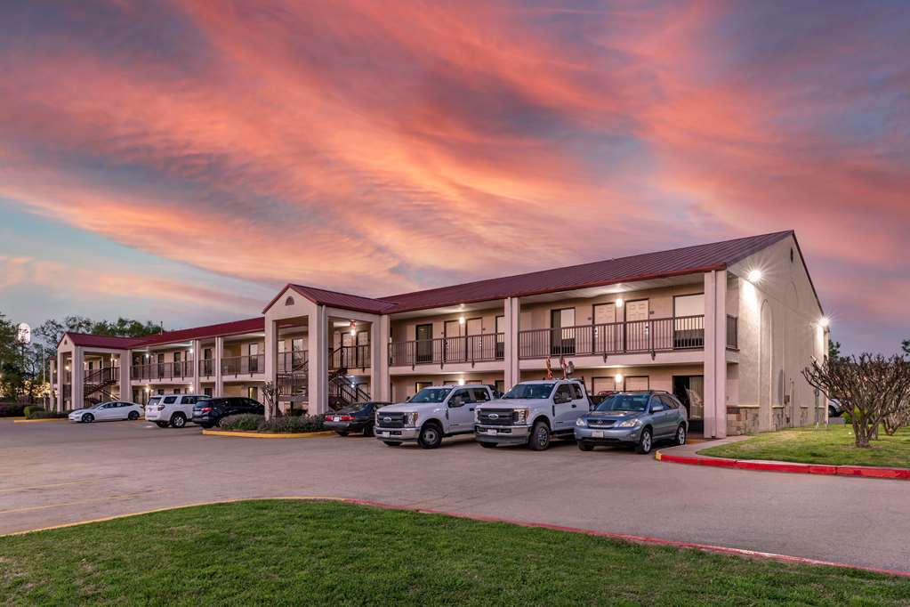 Best Western Lindale Inn - photo 29