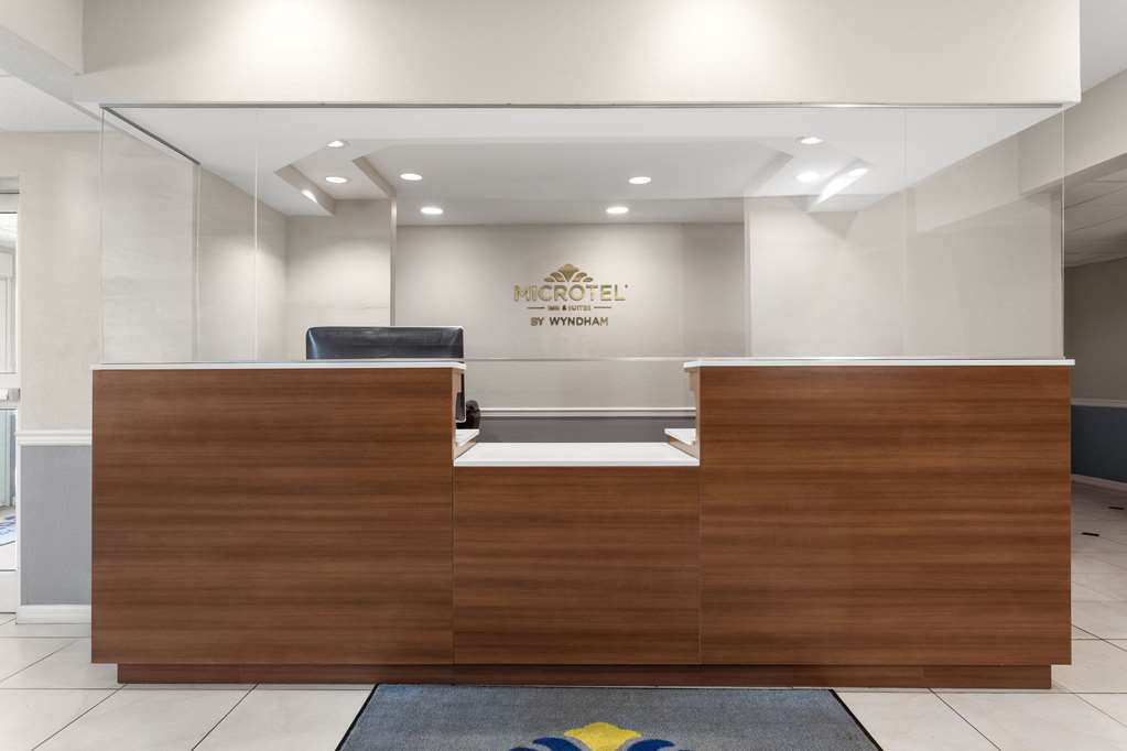 Microtel Inn & Suites by Wyndham Panama City - photo 6