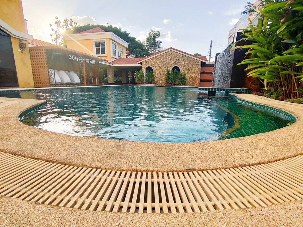 Ozone Prime Pattaya By OYO Rooms — 4-Star Luxury Hotel in Pattaya, Thailand