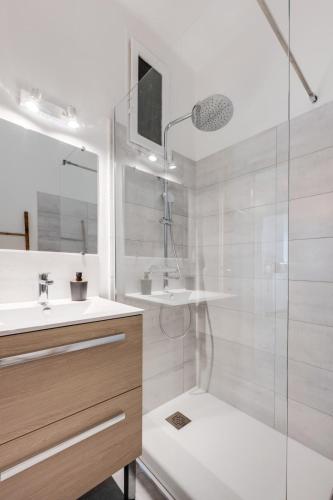 Le Parmelan Beautiful T2 with balcony for up to 4 people — 4-Star Luxury Hotel in Annecy, France
