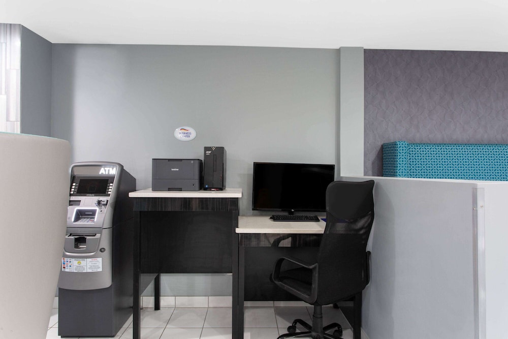 Baymont by Wyndham Charlotte University - photo 25