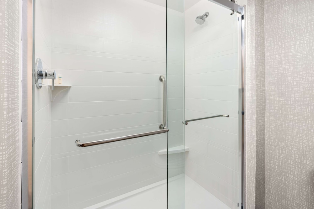 Hampton Inn & Suites Portland Tigard - photo 18