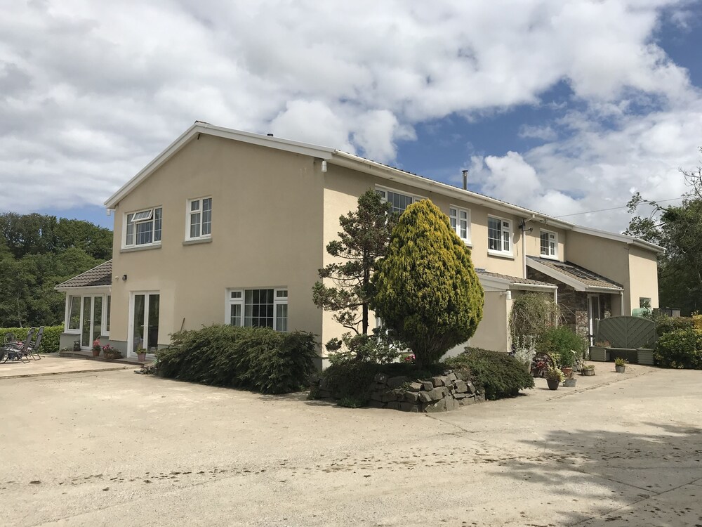 Penrallt Meredith Farm 5850247 — Crymych