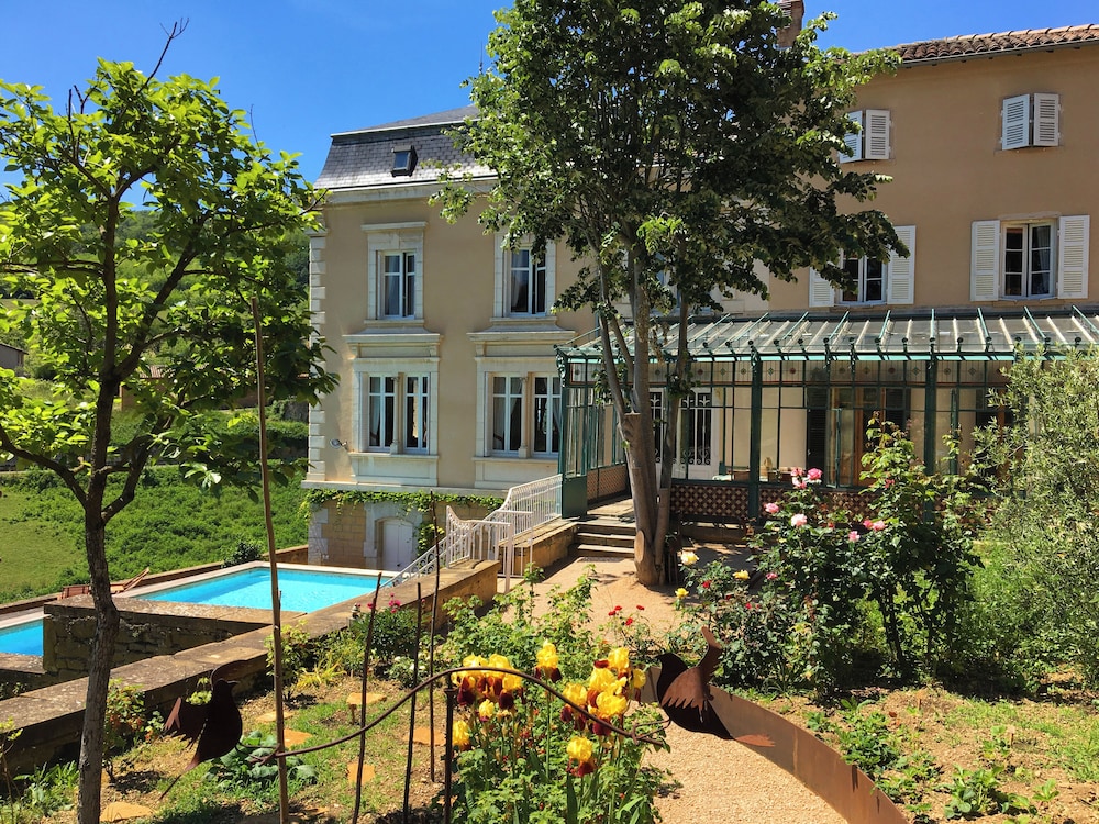 Le Clos Des Fayettes — Theize