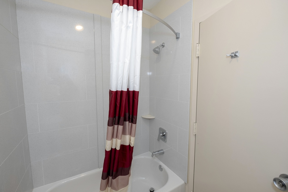 Red Roof Inn Warrenton - photo 24