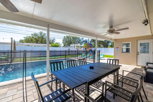 2 Miles To Beach Firepit Pool Puttputt Cornhole — Largo