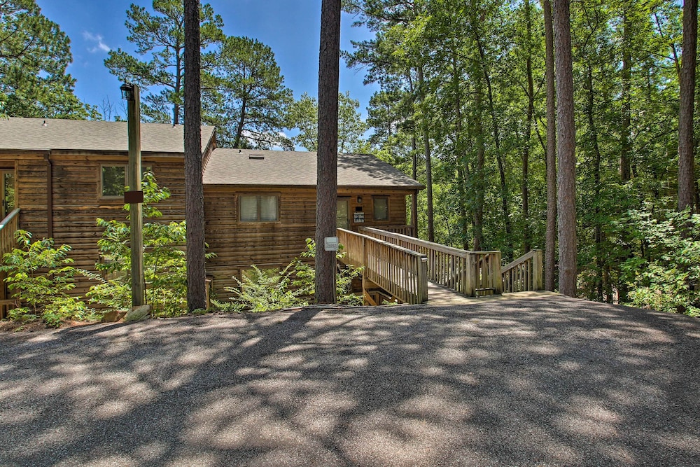 Mount Ida Condo w Balcony Resort Amenities - photo 12