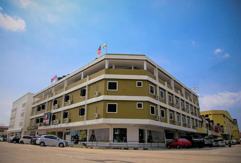 Apple Suites Hotel — Lumut — photo 2