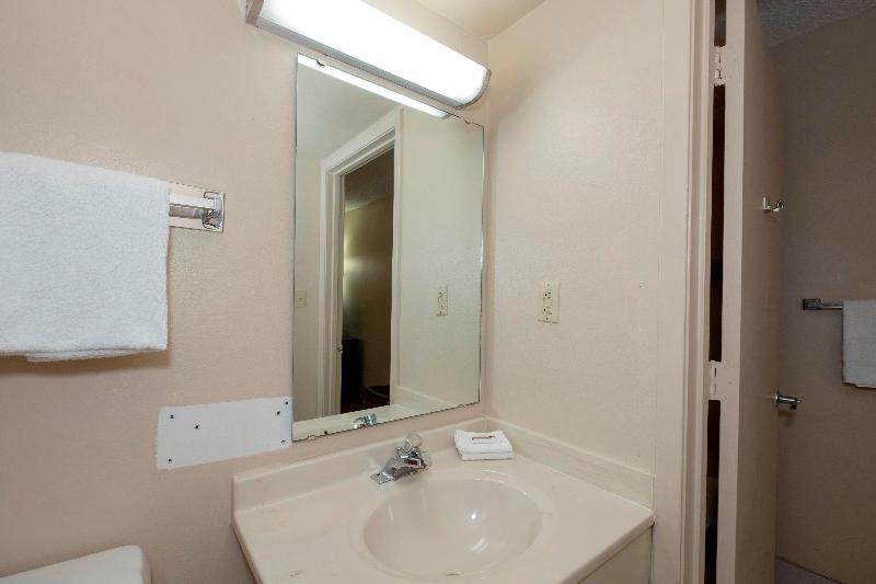 Red Roof Inn MacClenny - photo 26